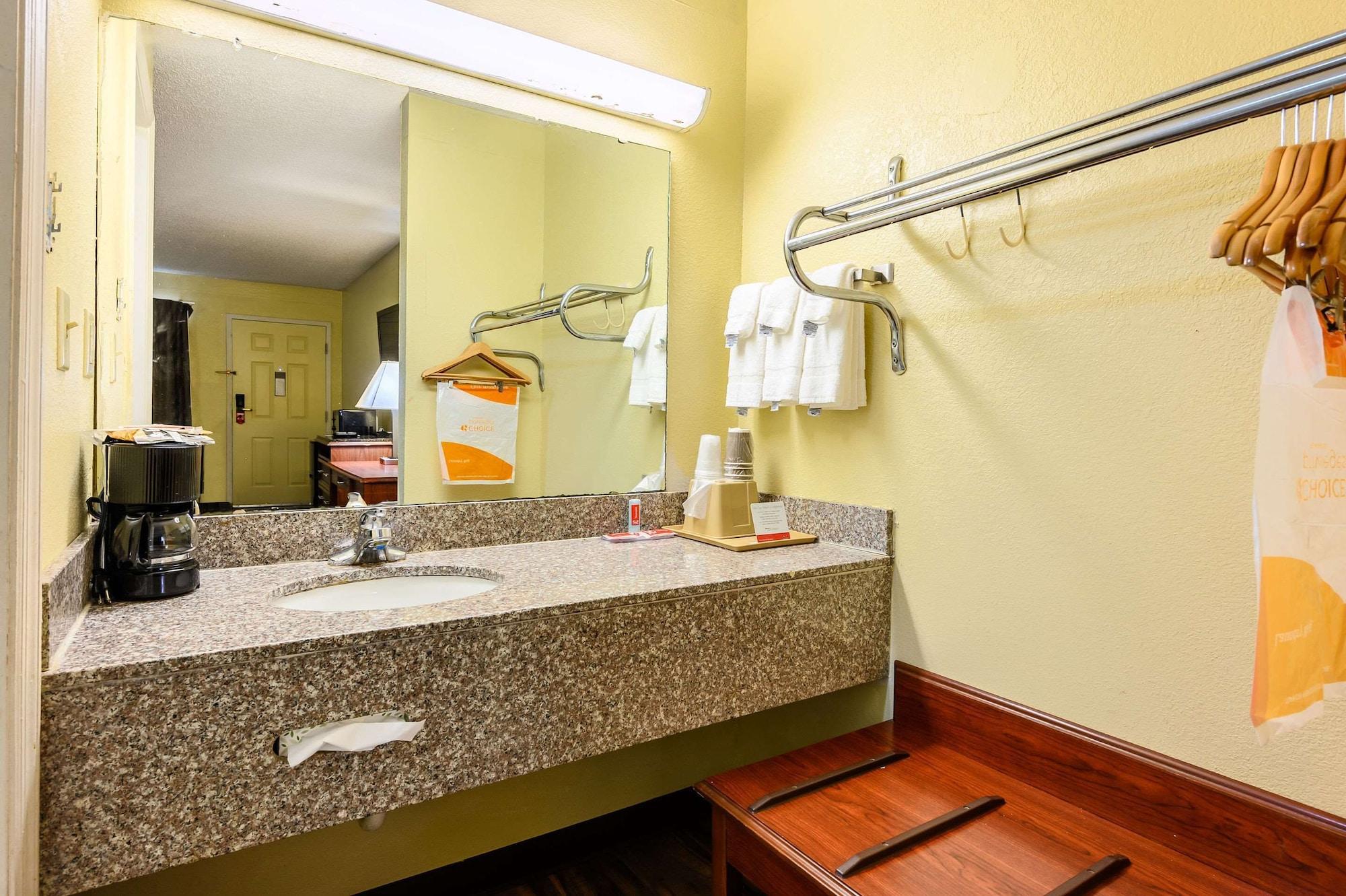 Econo Lodge Athens Bagian luar foto
